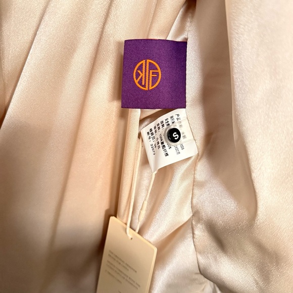 Luxury Kopenhagen Fur Like New White Mink Hooded Fur Coat with Crystal Clasps - Picture 9 of 12